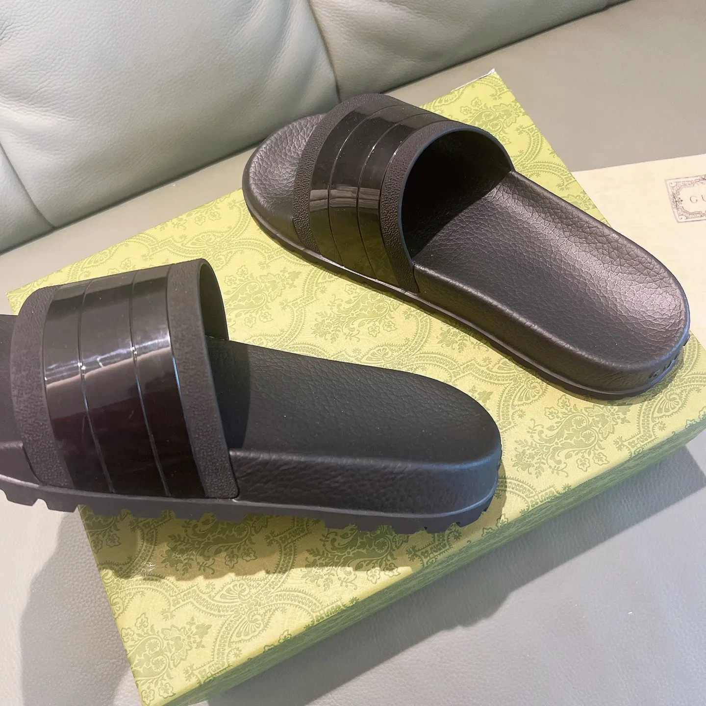 Men's Men's Shoes 130🐮🐮Gucci Gucci Slippers Gucci 2024 latest beach sandals slippers Original molding double G LOGO Original molding consistent Outsole: Men's Men's Shoes u double-layer outsole Size: 35-46